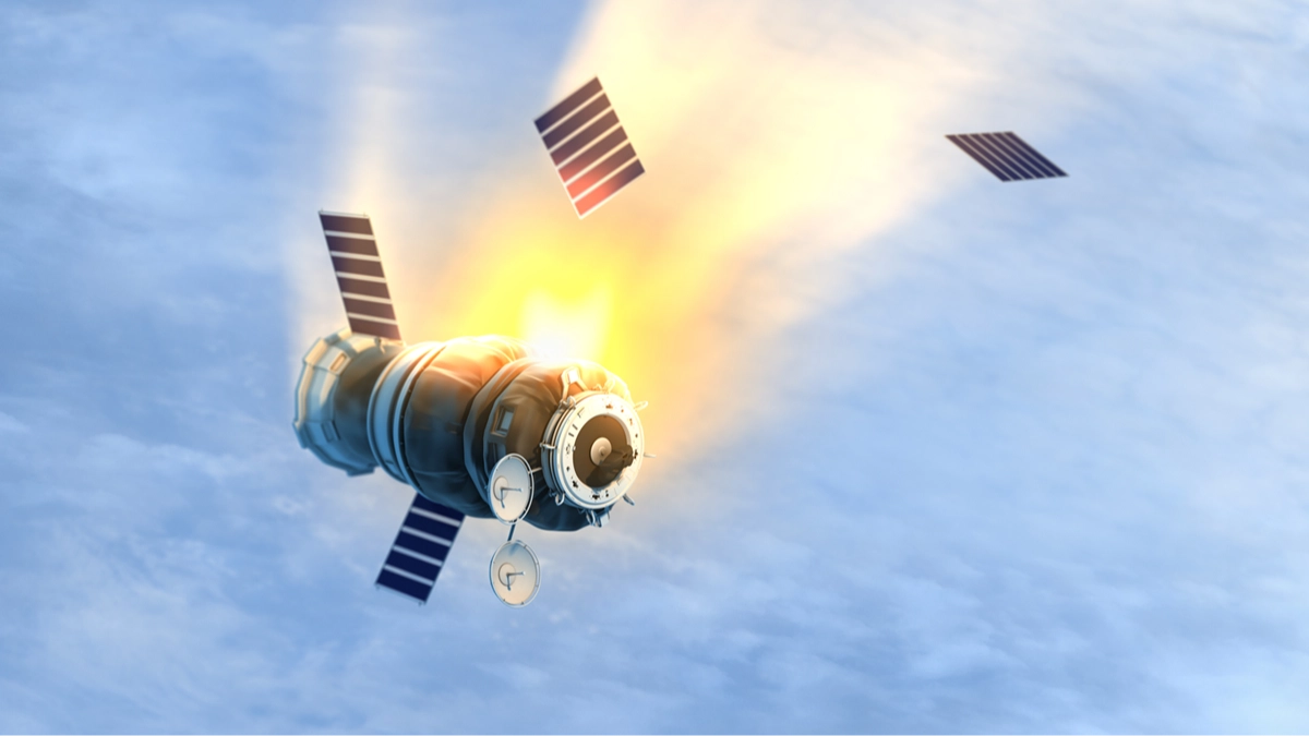 Scientists issue 'deadly' warning after Soviet satellite fails and is currently falling back to Earth