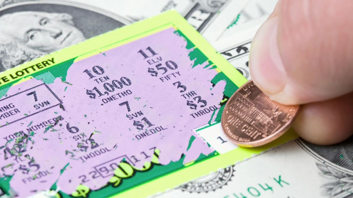 Thieves who stole credit card to buy winning $500,000 lottery ticket urged to come forward so victim can share the winnings