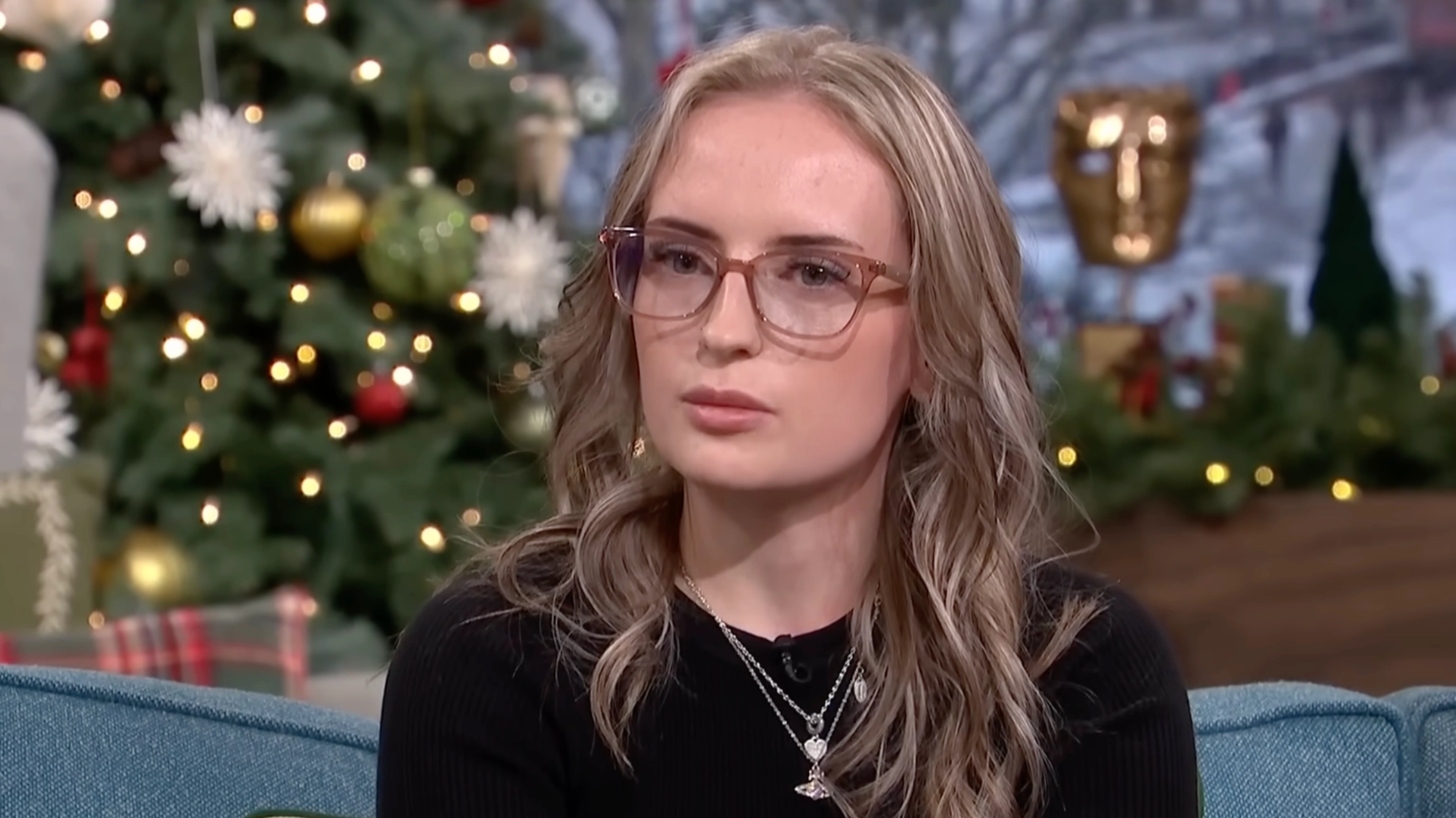 Woman who sweats three liters a day recalls the surprising first symptoms of her debilitating condition