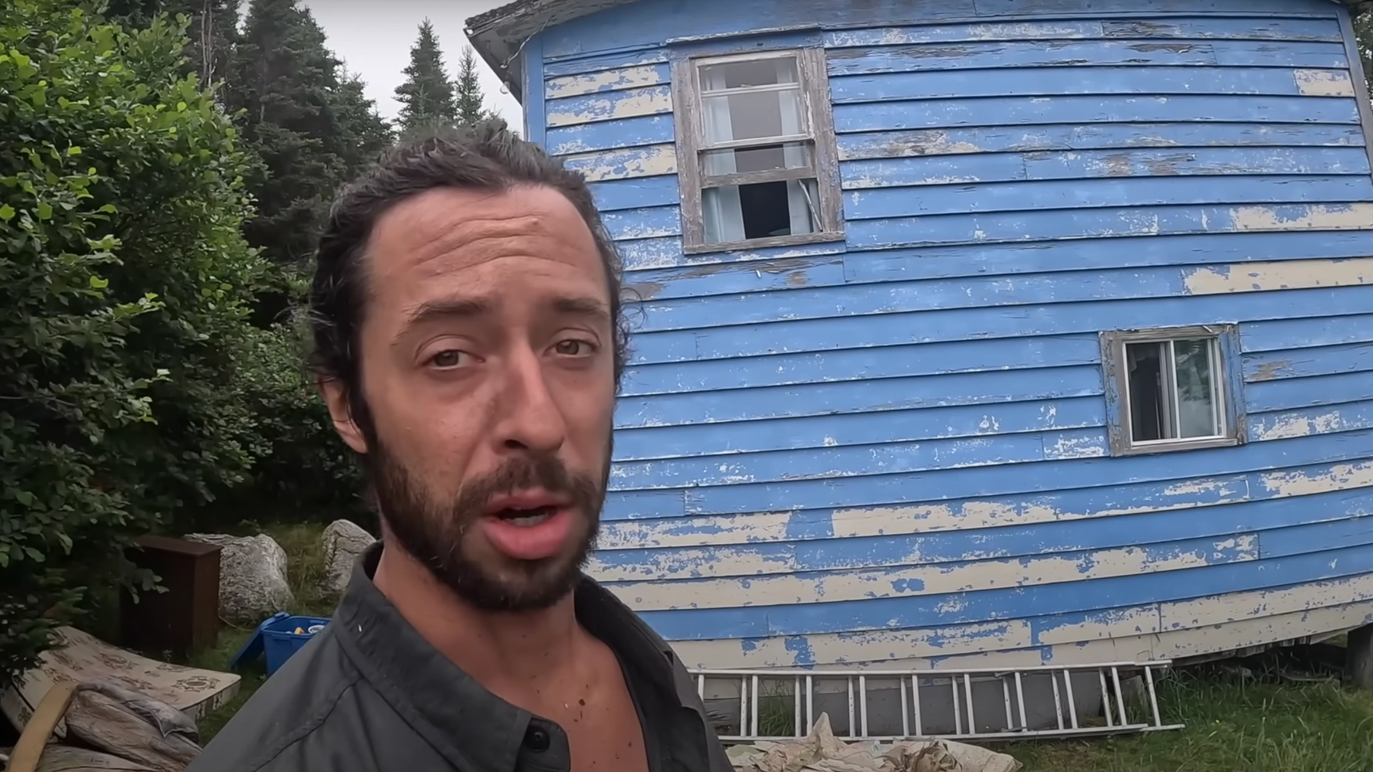 Man bought abandoned house on a remote island ‘over the phone’ and everyone is pointing out the same wild thing