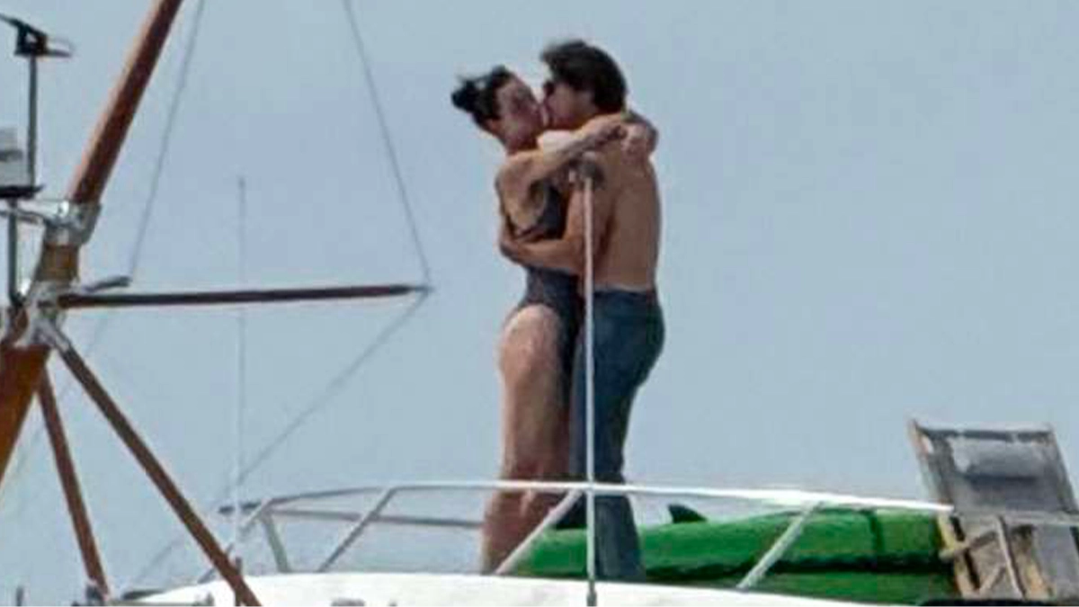 Everything we know about Katy Perry's and Justin Trudeau's 'relationship' as they're caught kissing in NSFW photos