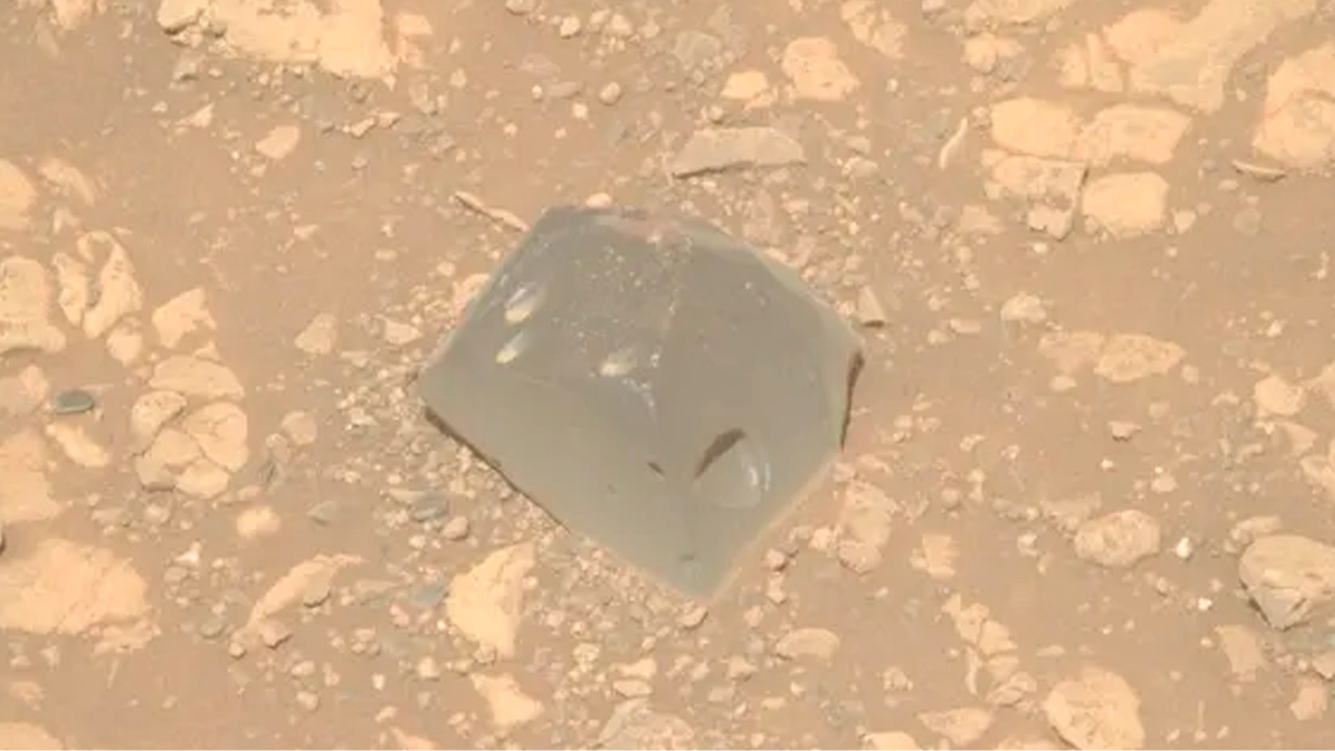 NASA make shocking discovery after finding mysterious skull-shaped feature on Mars