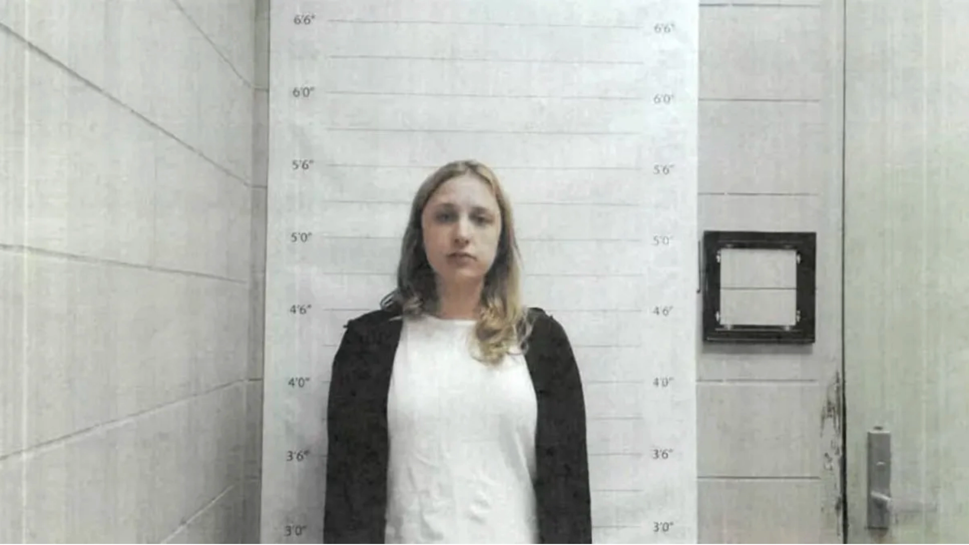 All-girl private school teacher arrested after mom discovers alleged sexual texts on student's phone