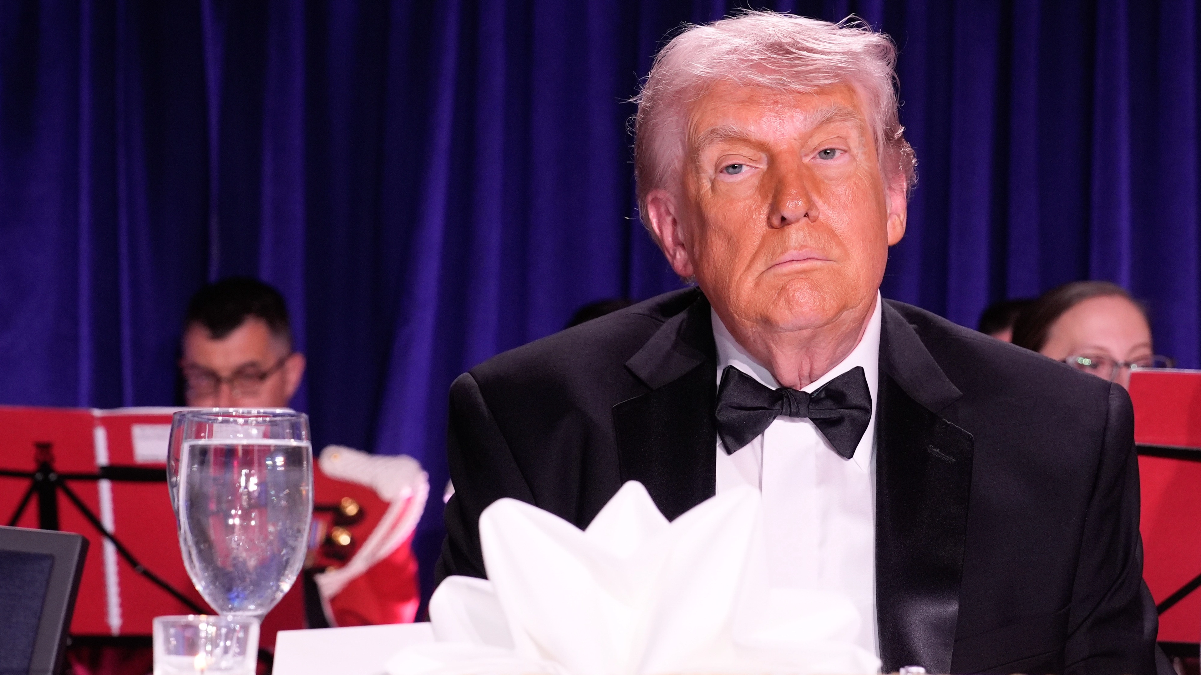 Trump's body language during Correspondents' Dinner shooting explained