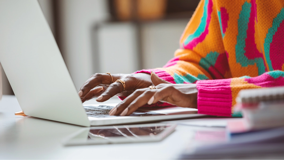 Woman who writes sex scenes for a living reveals how it's different from porn