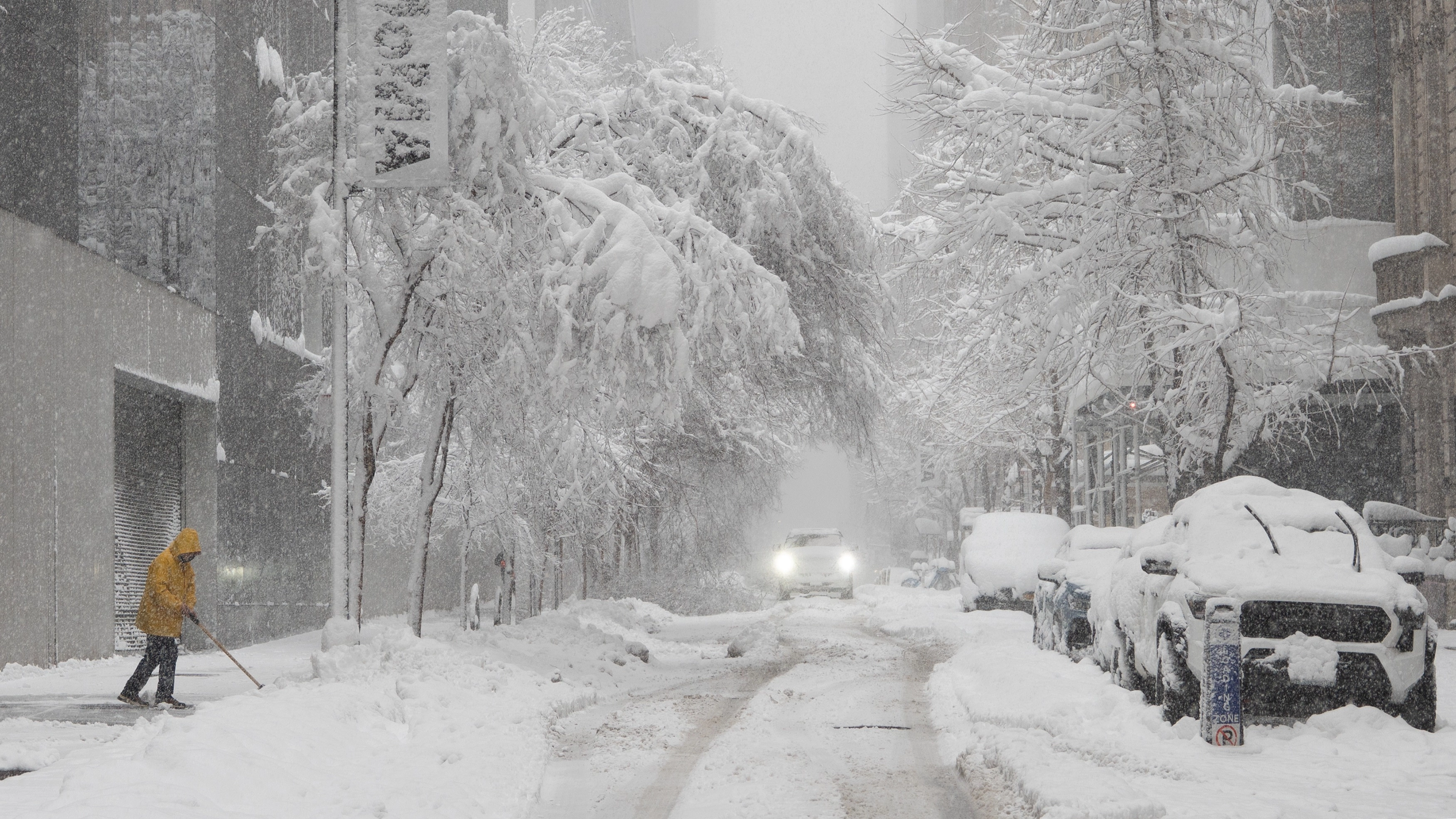 Experts issue severe warning for monster storm that could trigger travel chaos and power cuts across US