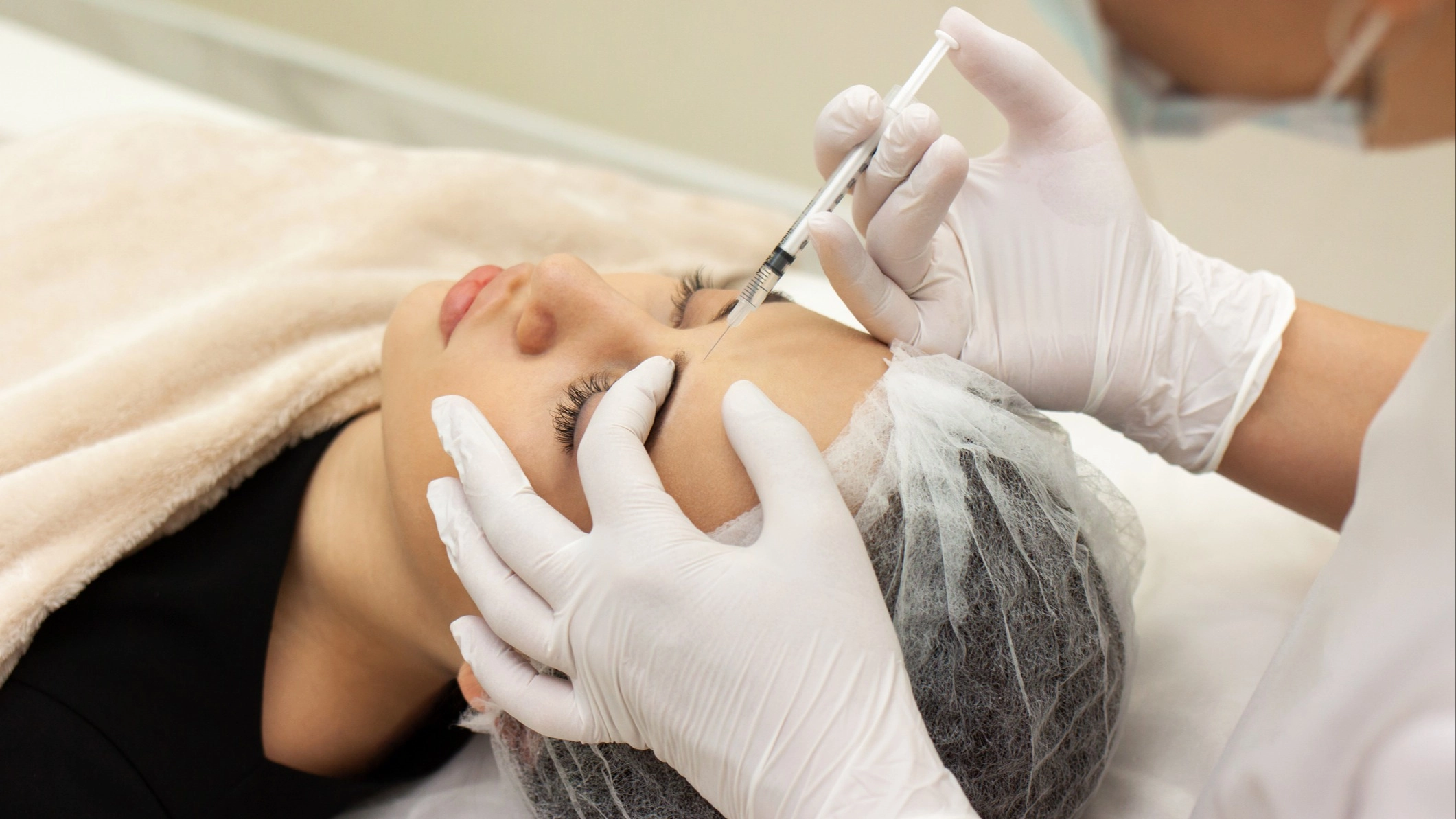 Experts issue warning over dangerous ‘DIY Botox’ trend that could lead to terrifying results
