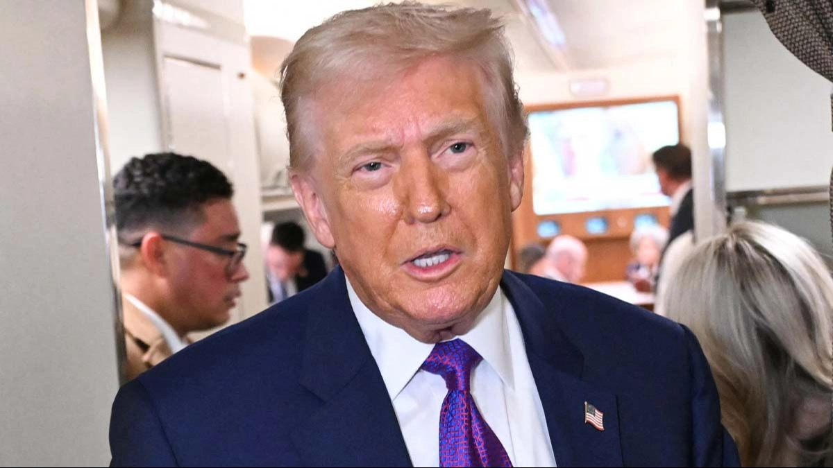 Trump given serious ultimatum over Epstein files from Fox News host