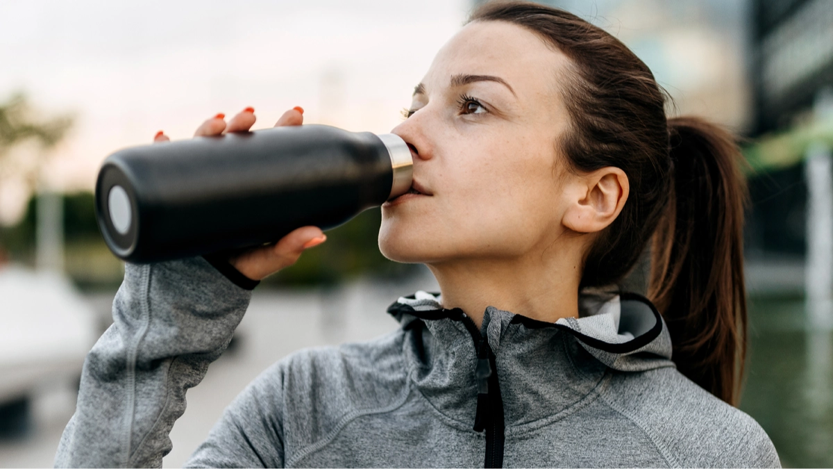 Doctor issues terrifying warning over popular water bottle after man dies from poisoning