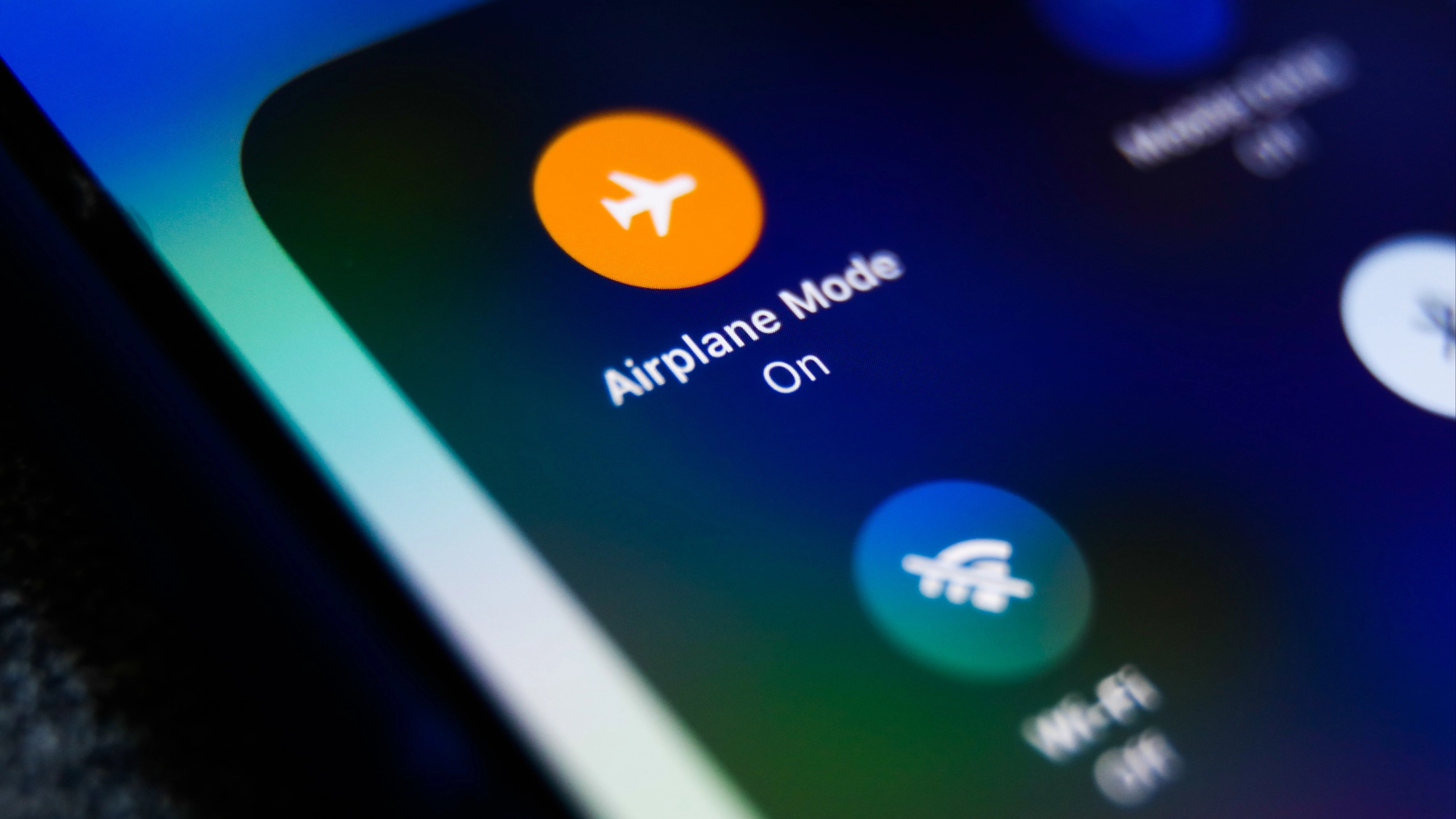 Flight attendant explains whether Airplane Mode is actually necessary on planes