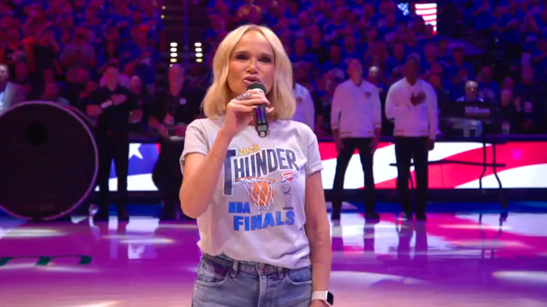 Broadway legend Kristen Chenoweth brutally slammed by viewers for 'worst National Anthem ever' at major basketball game