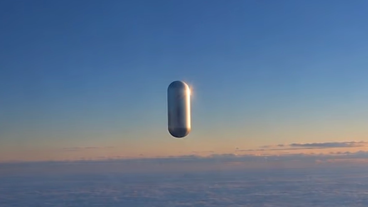 Confused pilots spot mysterious pill-shaped UFO while flying across America
