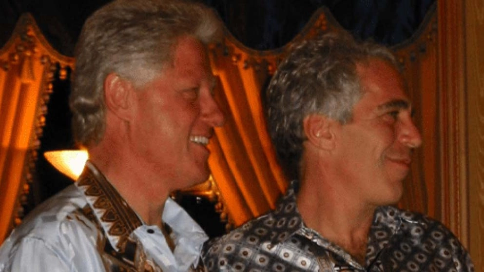 Bill and Hillary Clinton send defiant message to Epstein investigators despite major threat from lawmakers