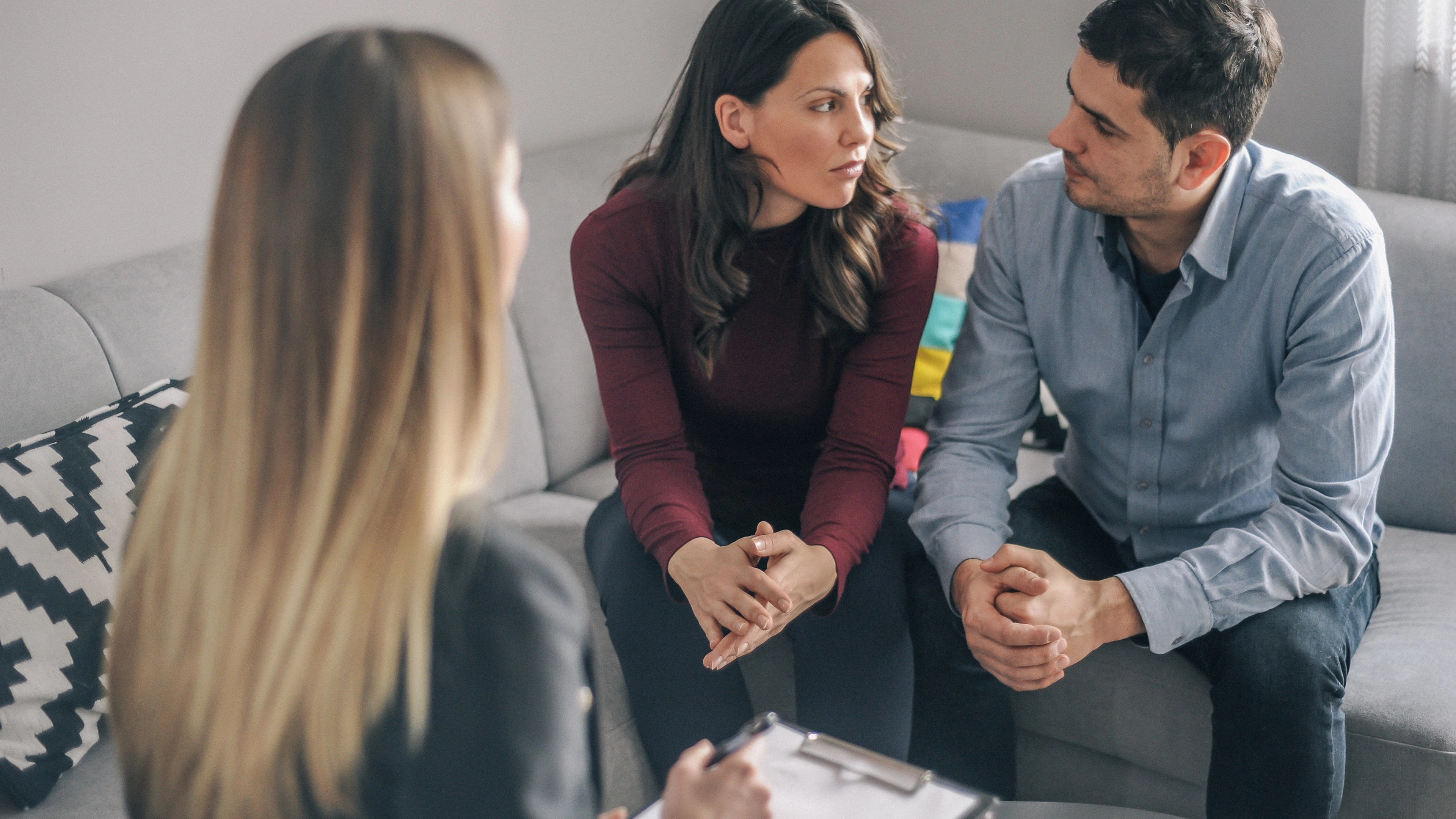 Psychologist issues warning to couples as shocking trend that happens after every Christmas revealed