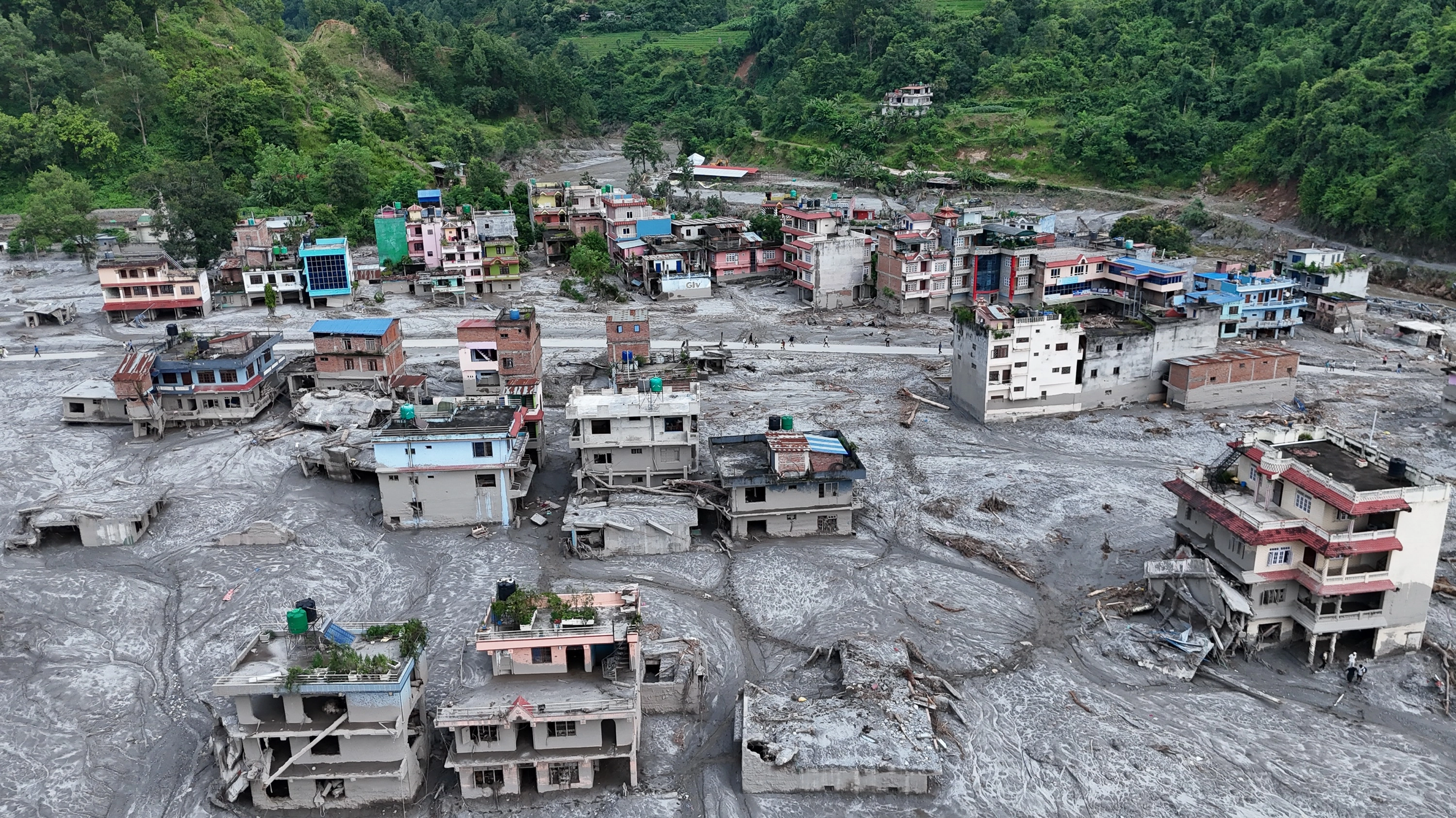 Last messages from 14-year-old New Yorker missing after Nepal flood revealed