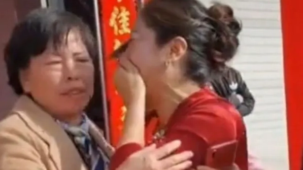Mom discovers son’s bride is actually her long-lost daughter on their wedding day