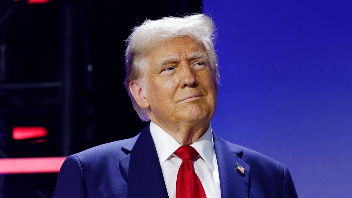 People point out major issue as Trump reportedly preparing to accept '$400,000,000 palace in the sky' as gift