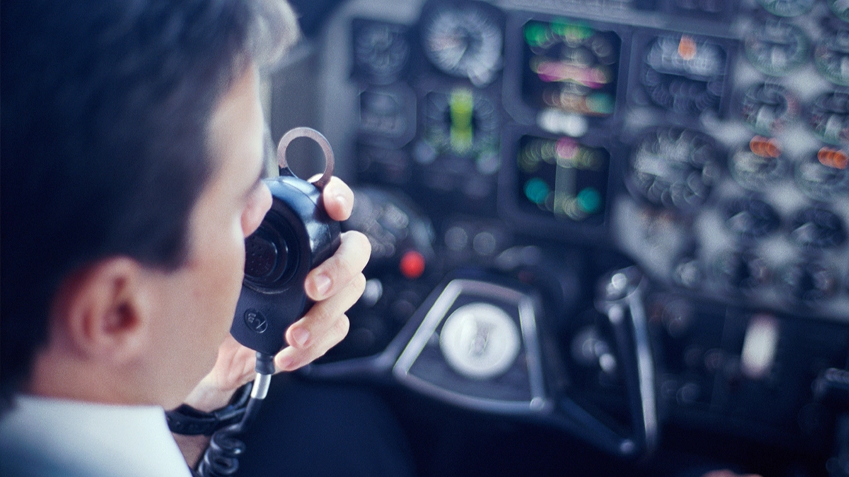 Pilot reveals 'one thing you must do' during any emergency situation on a flight