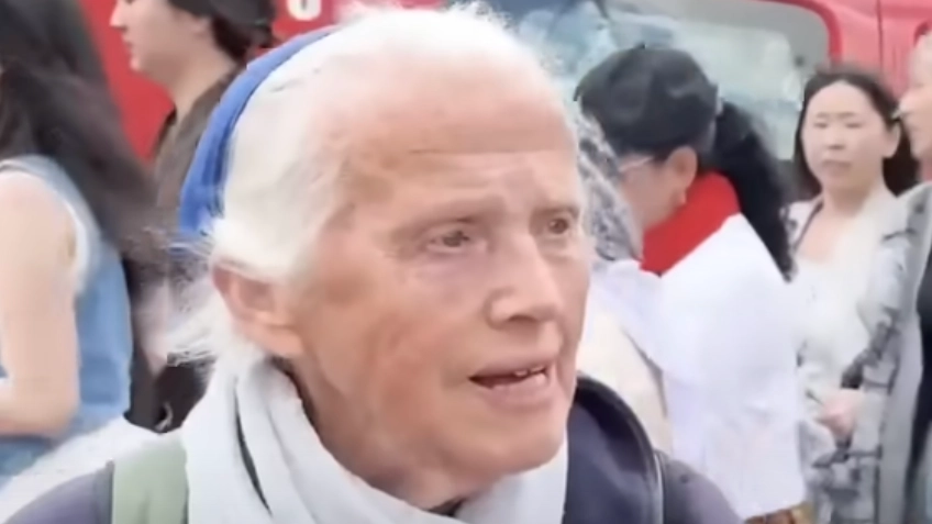 Crying nun who broke protocol to mourn Pope Francis speaks out about viral moment at his coffin