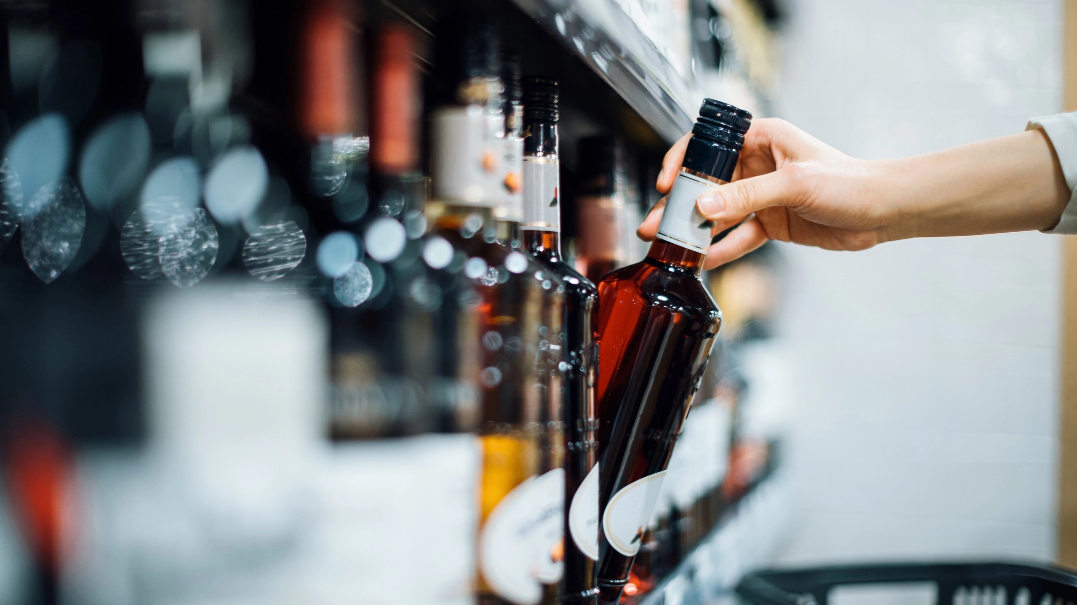 New study reveals terrifying effects excessive drinking for 35 years has on your brain