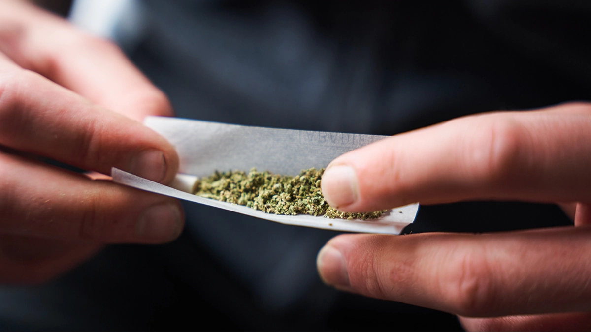 Heart surgeon breaks down exactly what smoking weed does to your body amid warning on horrifying new side effect