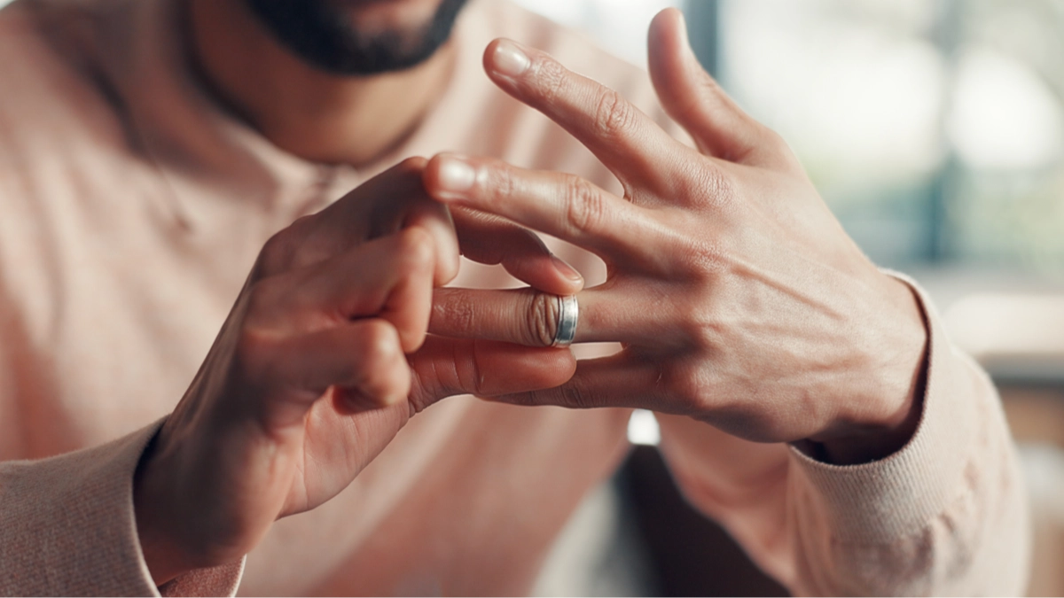 People that have been cheated on reveal the top three ‘subtle signs’ that their partner was being unfaithful