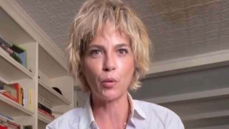 Selma Blair apologises to those she 'frightened' after alleged plane incident leaves flight attendant injured