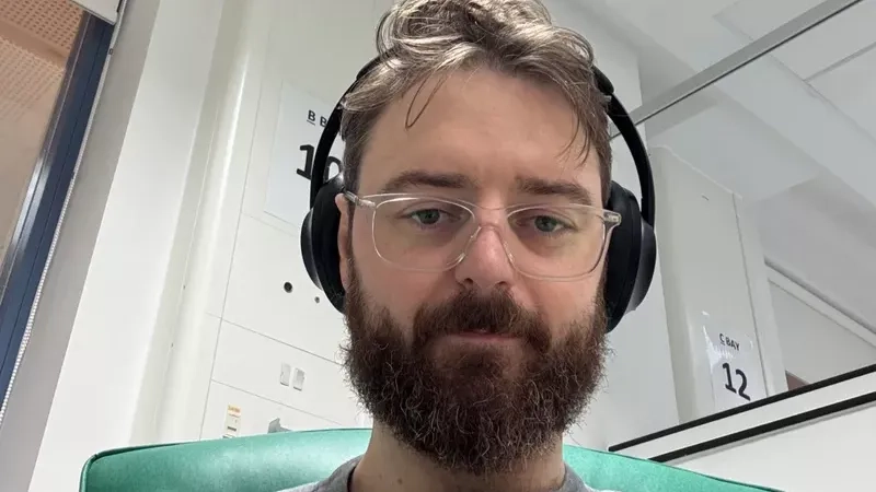Dad, 35, recalls warning signs doctors missed before being diagnosed with 'inoperable' cancer