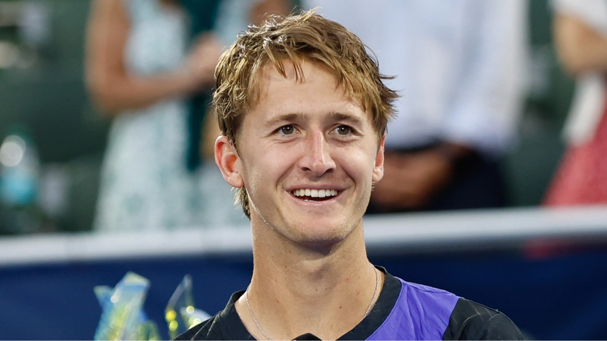 Tennis star praised for reaction after interviewer accidentally asked awkward 'sex' question