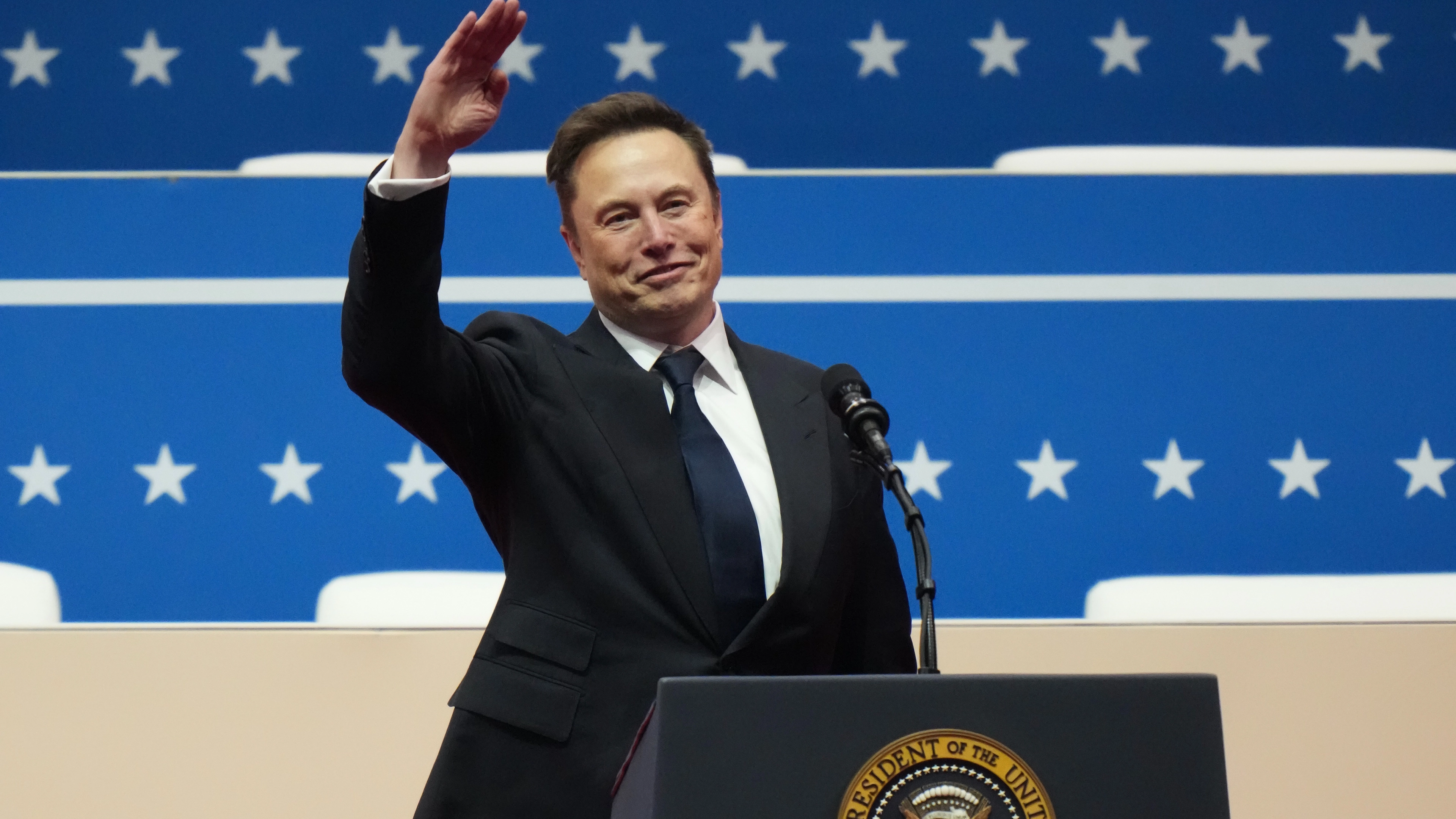 Elon Musk reveals his biggest concerns ahead of midterm elections and issues warning if Democrats win
