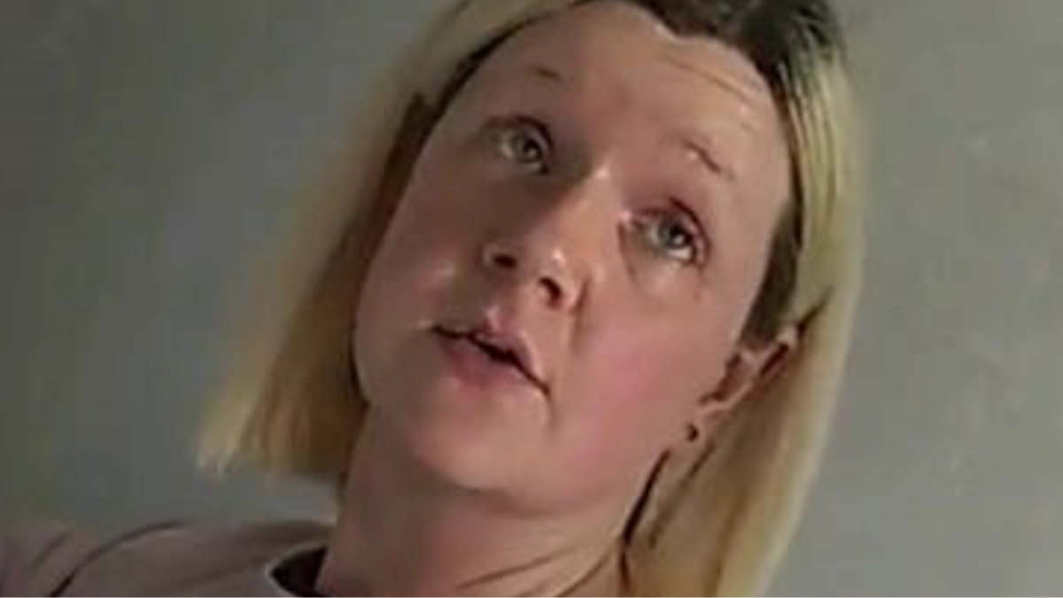 Woman who murdered and lived with her dead parents for 4 years reveals why she did it in harrowing letter