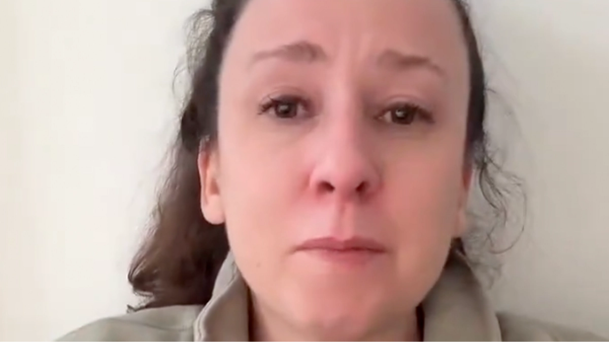 YouTuber Ms. Rachel breaks down in tears defending herself for ‘liking’ a nasty comment about Jews