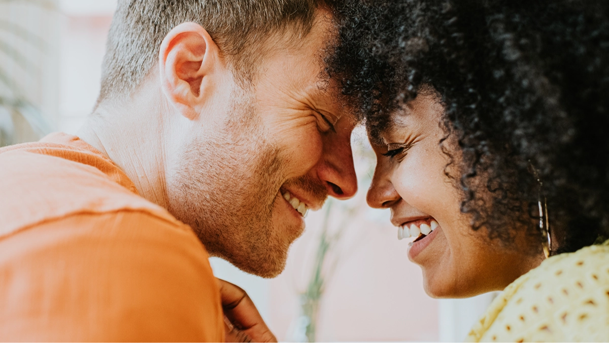 Sex therapist reveals 5 telltale signs that mean you're a bad kisser