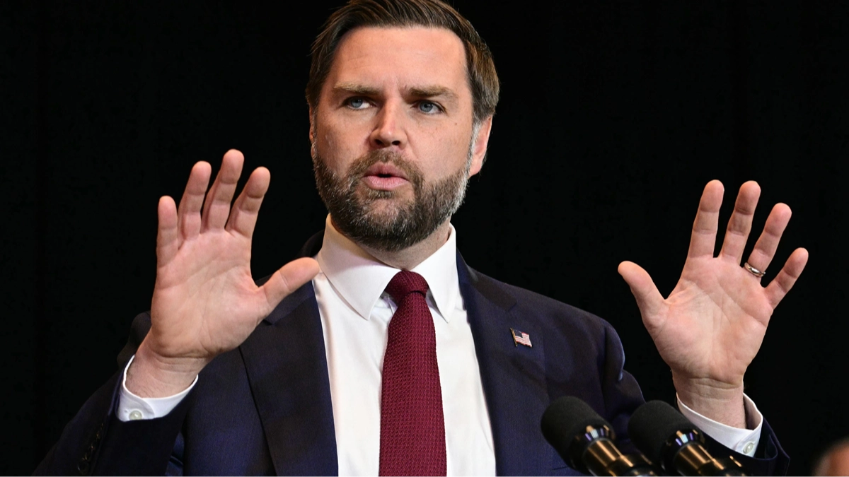 JD Vance seemingly forgets what happened to Titanic after comparing it to the US economy