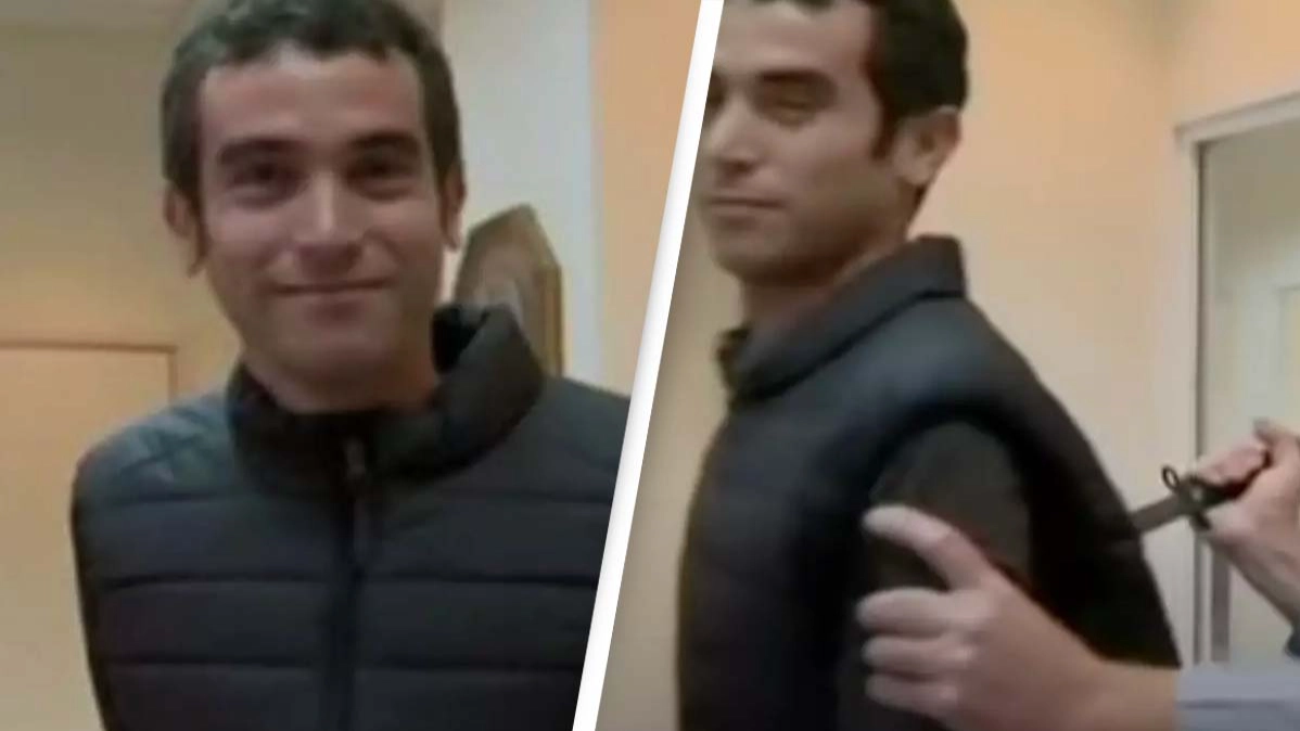 Reporter testing 'knife-proof' vest gets stabbed in the back on TV in disturbing demonstration