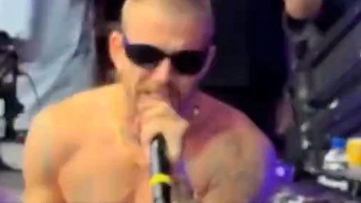 'Fake' Justin Bieber so convincing he tricked entire nightclub and world-famous DJ with 'wild' performance