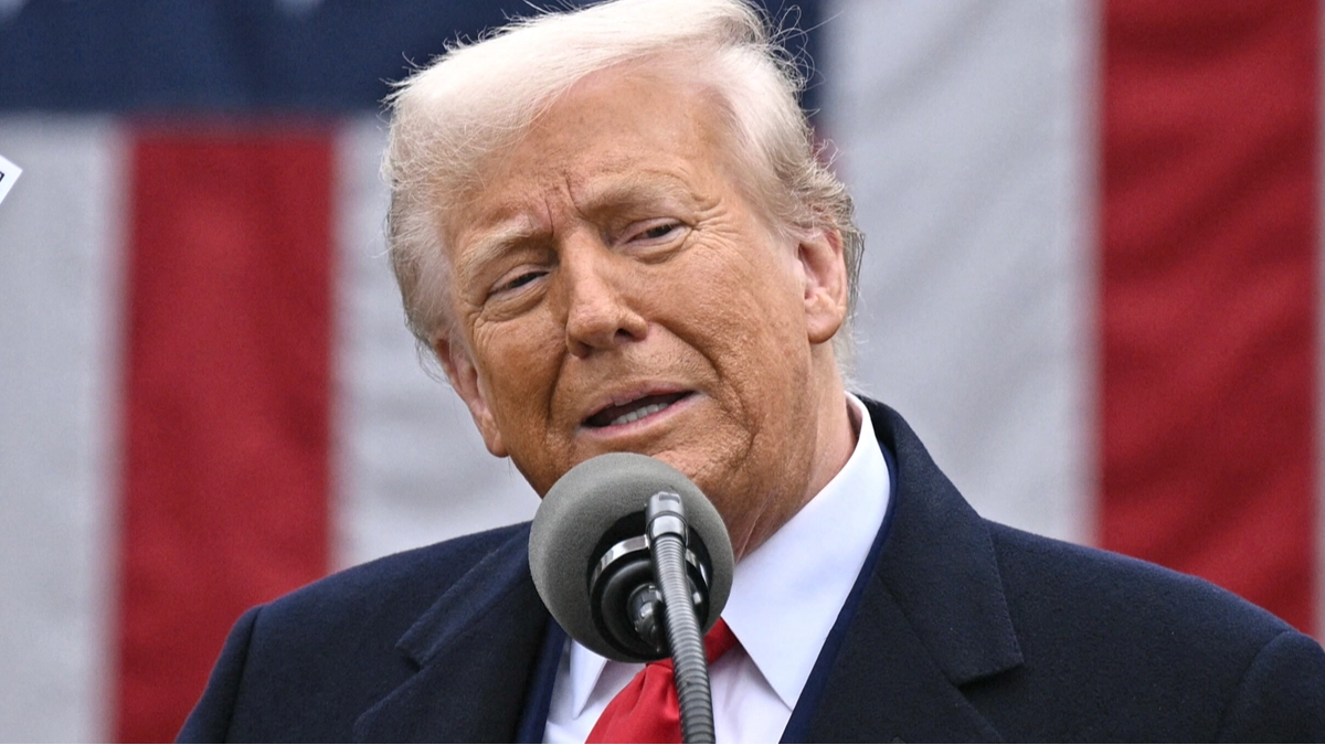 Trump 'ends war on showers' with new executive order after making unbelievable admission about how he washes his hair