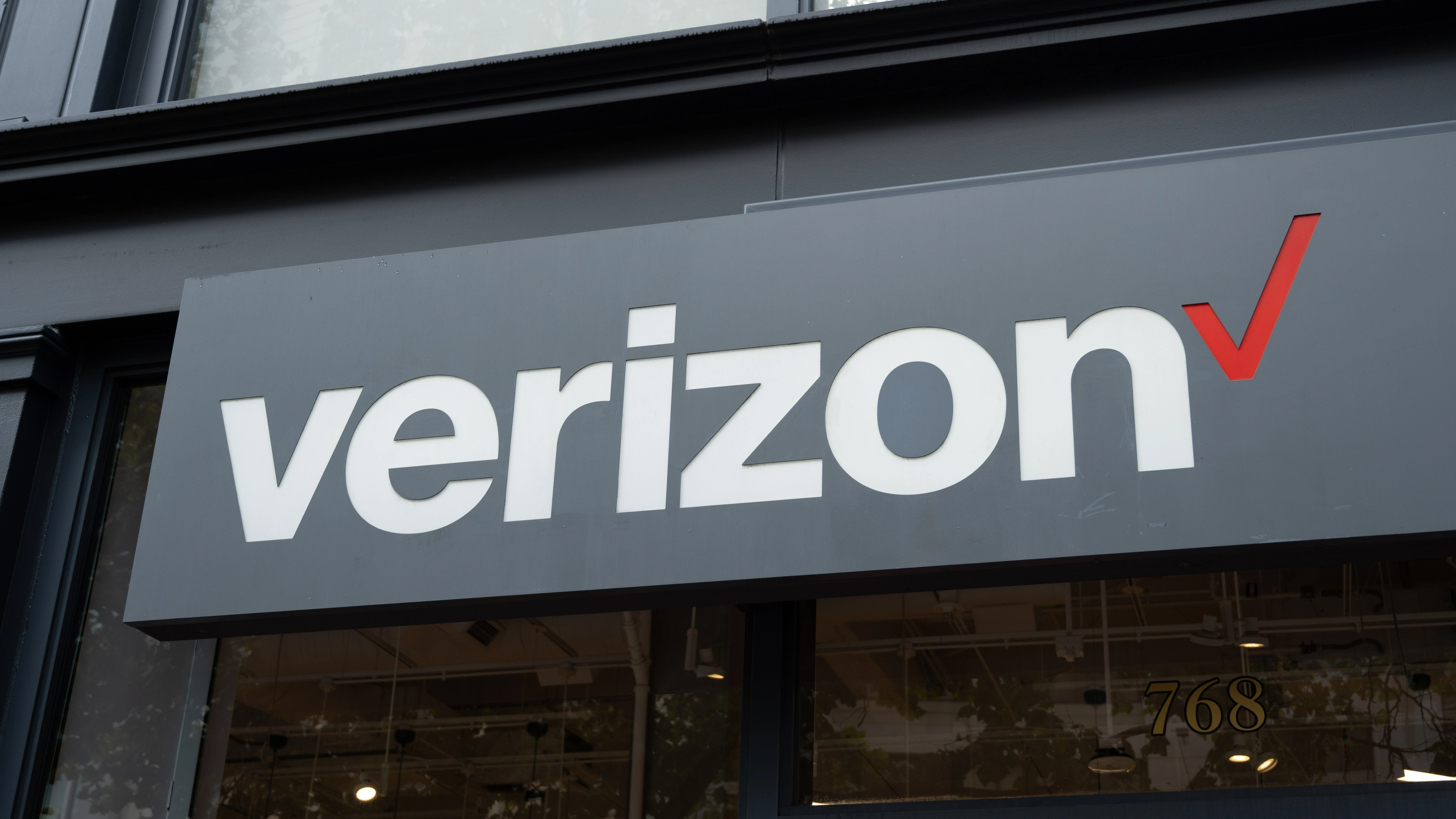 Verizon Black Friday deal gets you Netflix and HBO Max for $10 month