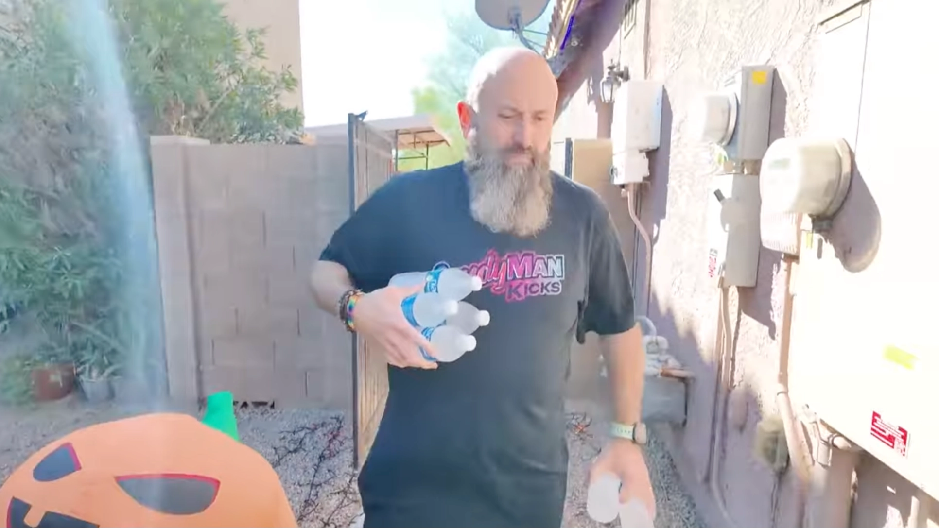 Surprising reason man has been fined $100 repeatedly for giving out free water during heatwave