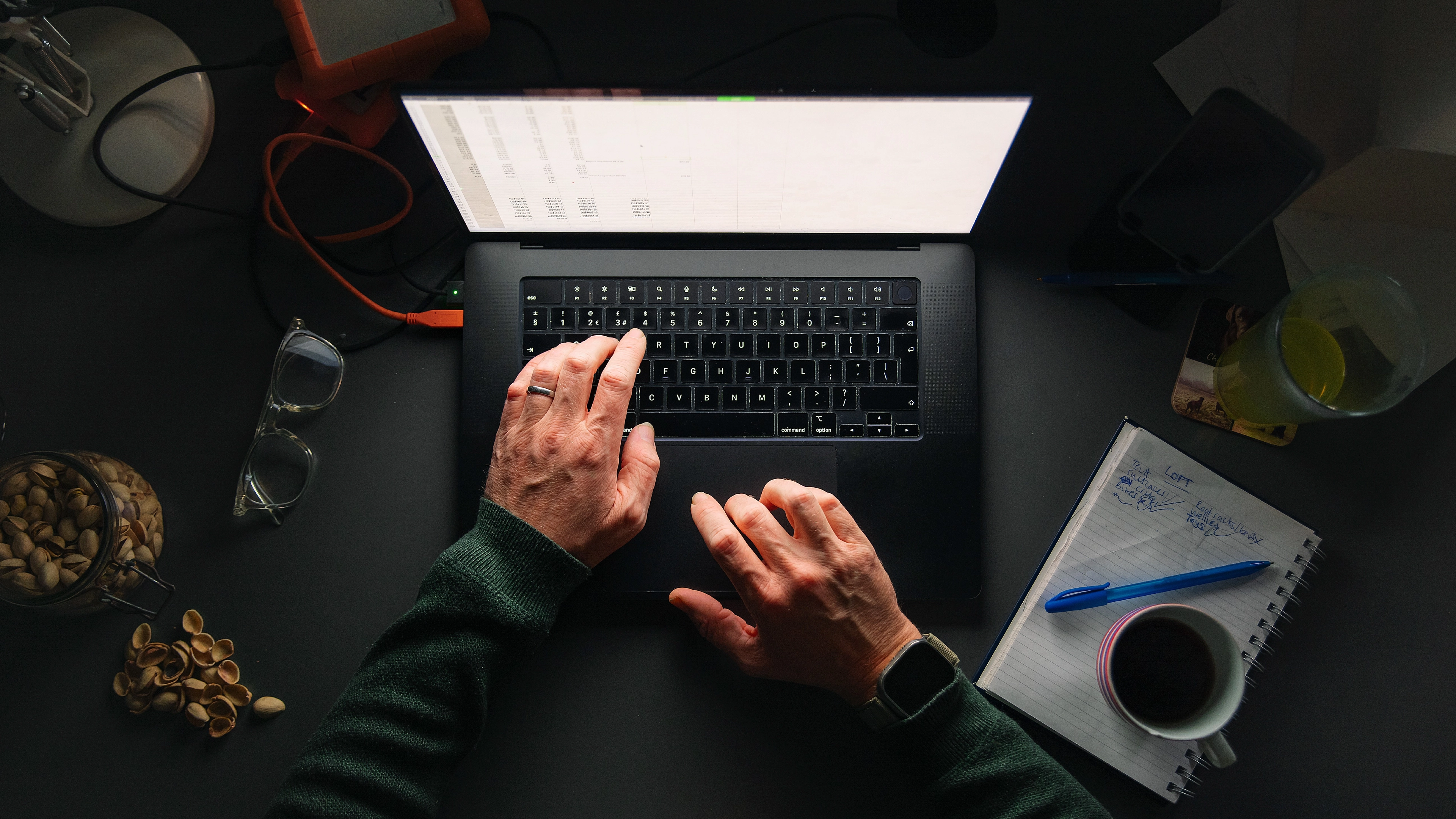 Man who used AI to apply to 1,000 jobs while he was sleeping woke up to mind blowing results