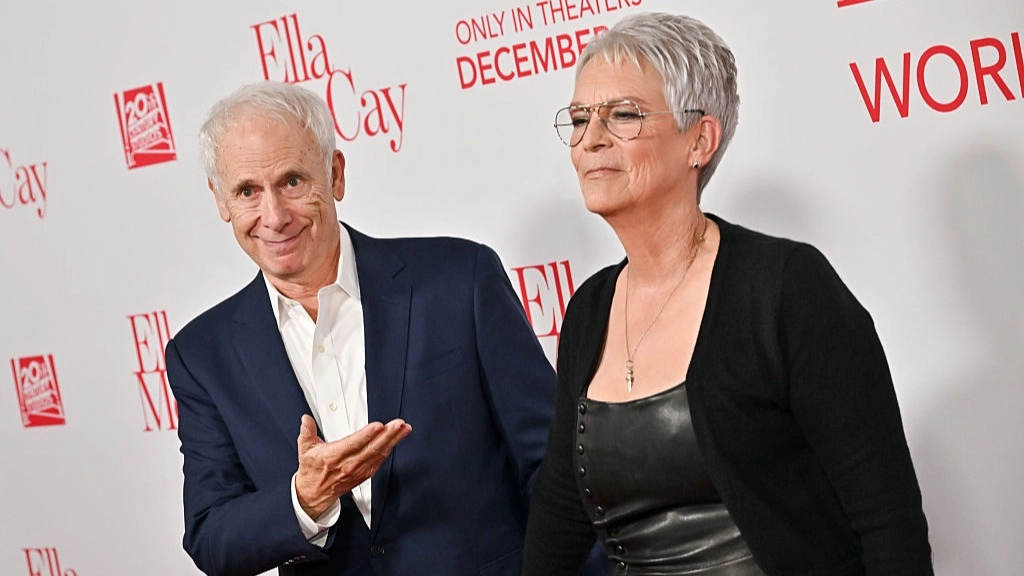 Bizarre way Jamie Lee Curtis and Christopher Guest met as they make rare red carpet appearance together
