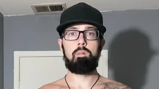 Man left shocked after completing 500 push-ups in one hour and noticing the dramatic impact it has on his body