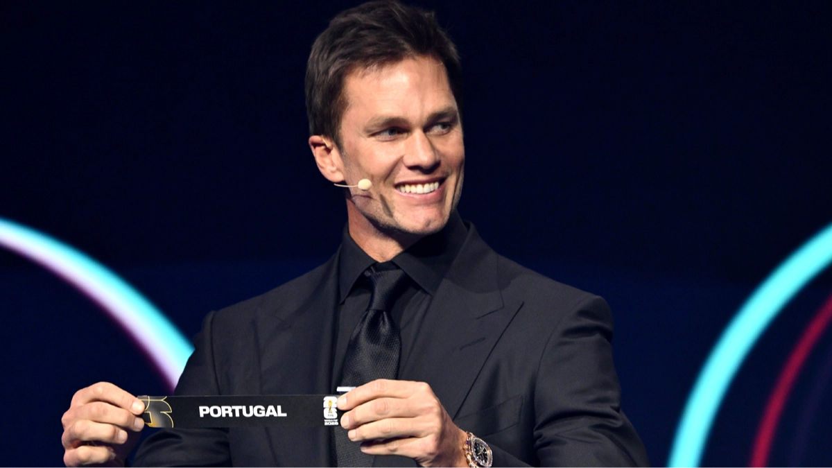 Tom Brady, 48, seen getting close with Alix Earle, 25, at New Year's Eve party and people are shocked