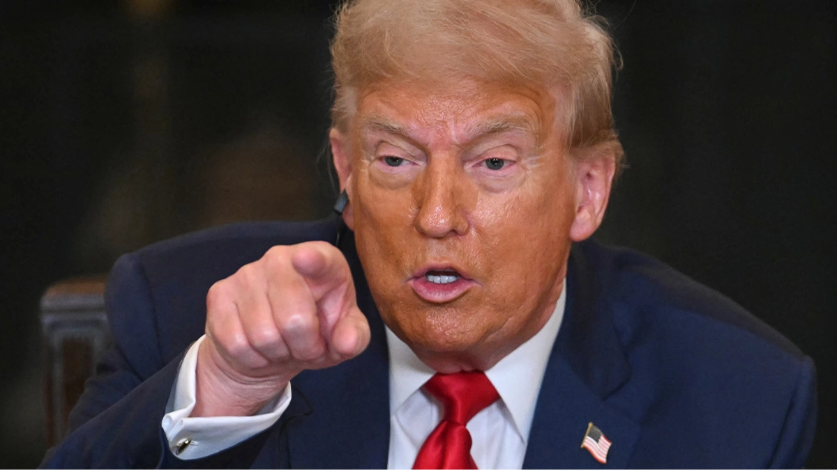 Disturbing birthday letter Trump allegedly sent Jeffrey Epstein revealed as he issues ferocious response