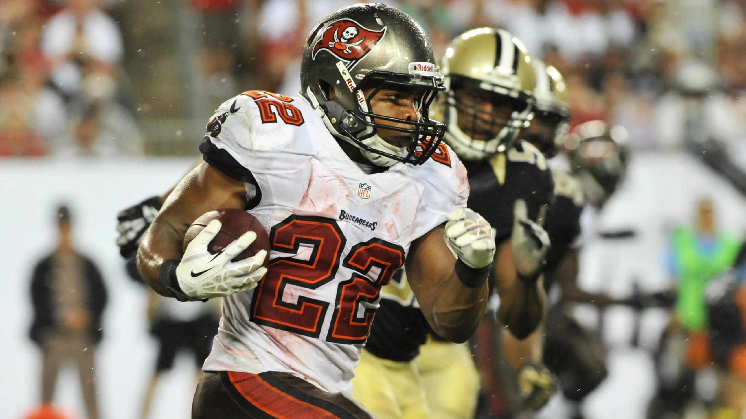 Oakland police officers placed on leave after NFL star Doug Martin dies at 36 in 'medical emergency'