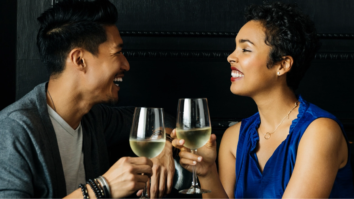 Relationship expert shares the five 'common mistakes' most single people make on first dates without even realizing