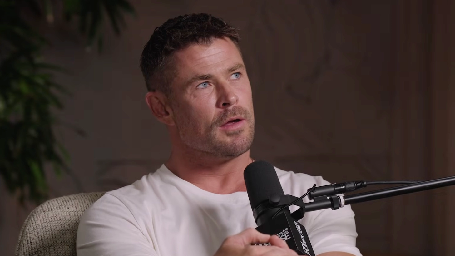 Chris Hemsworth explains the first signs he noticed before his dad was diagnosed with Alzheimer’s