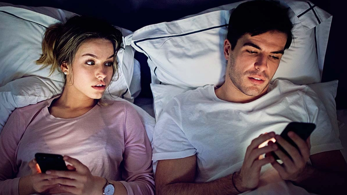 Expert reveals five clear signs that mean your partner is about to cheat on you