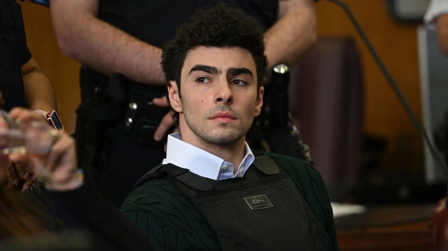 Luigi Mangione speaks out from prison with message to supporters after seeing turnout at recent court hearing