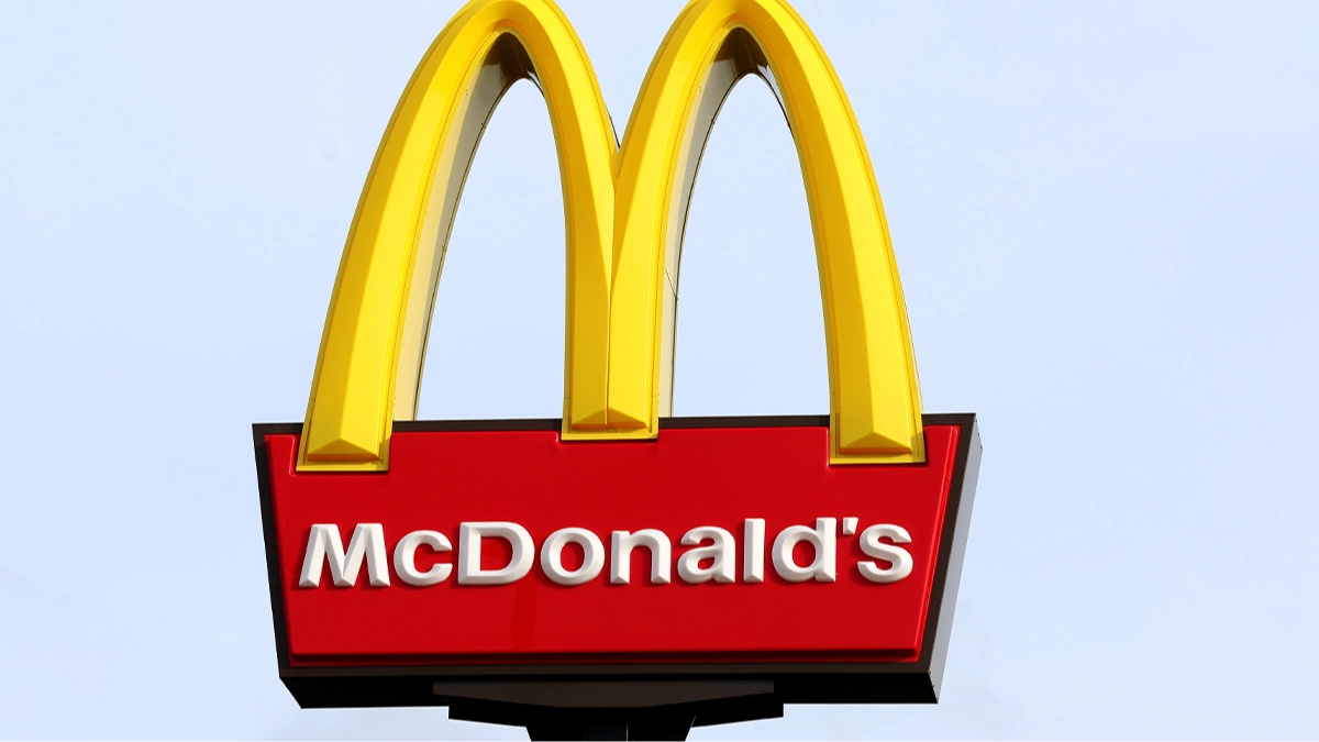 People are only just realizing the reason behind McDonald's logo being yellow and red